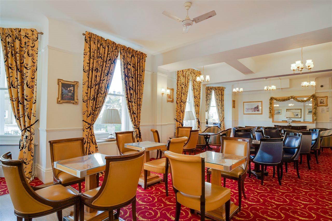 Oyo The Palm Court Hotel Eastbourne Exterior photo