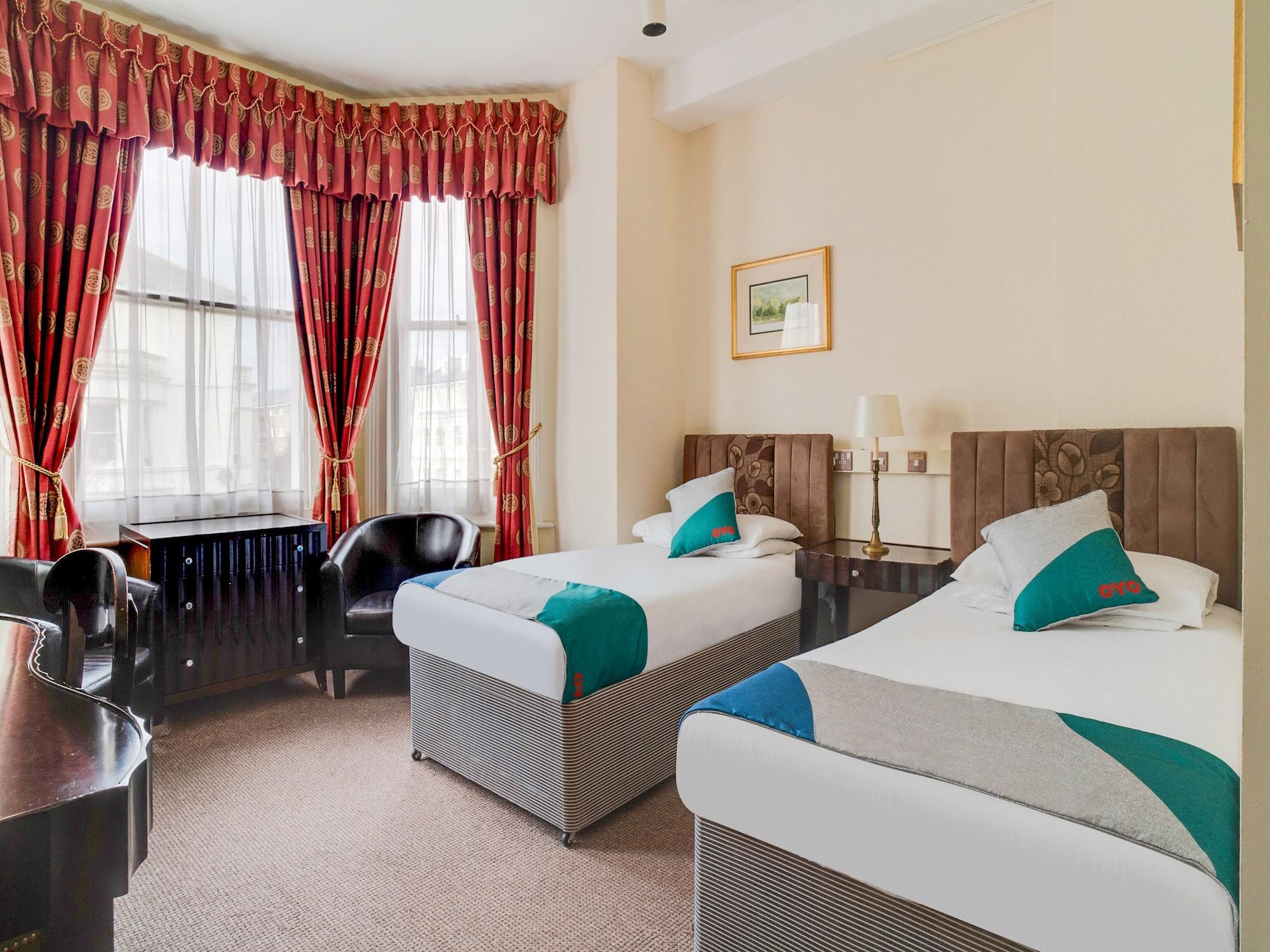 Oyo The Palm Court Hotel Eastbourne Exterior photo